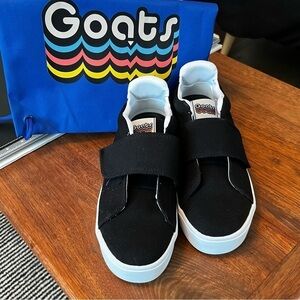 Goats Shoes Sneakers Size 9 Black hook and loop Closure